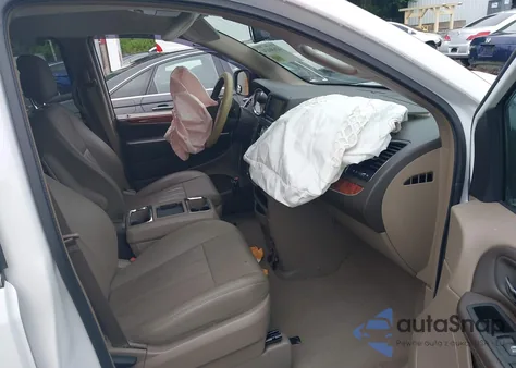 2016 Chrysler Town & Country Touring z USA, uszkodzony, nr VIN 2C4RC1BG7GR289490